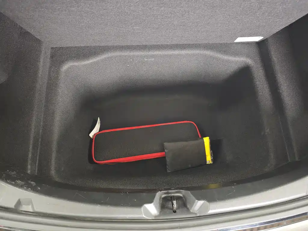 Tesla Model 3 — миниатюра 9