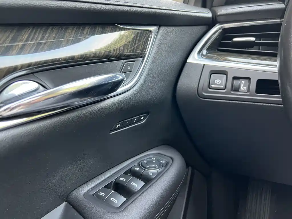 Cadillac XT5 — миниатюра 14