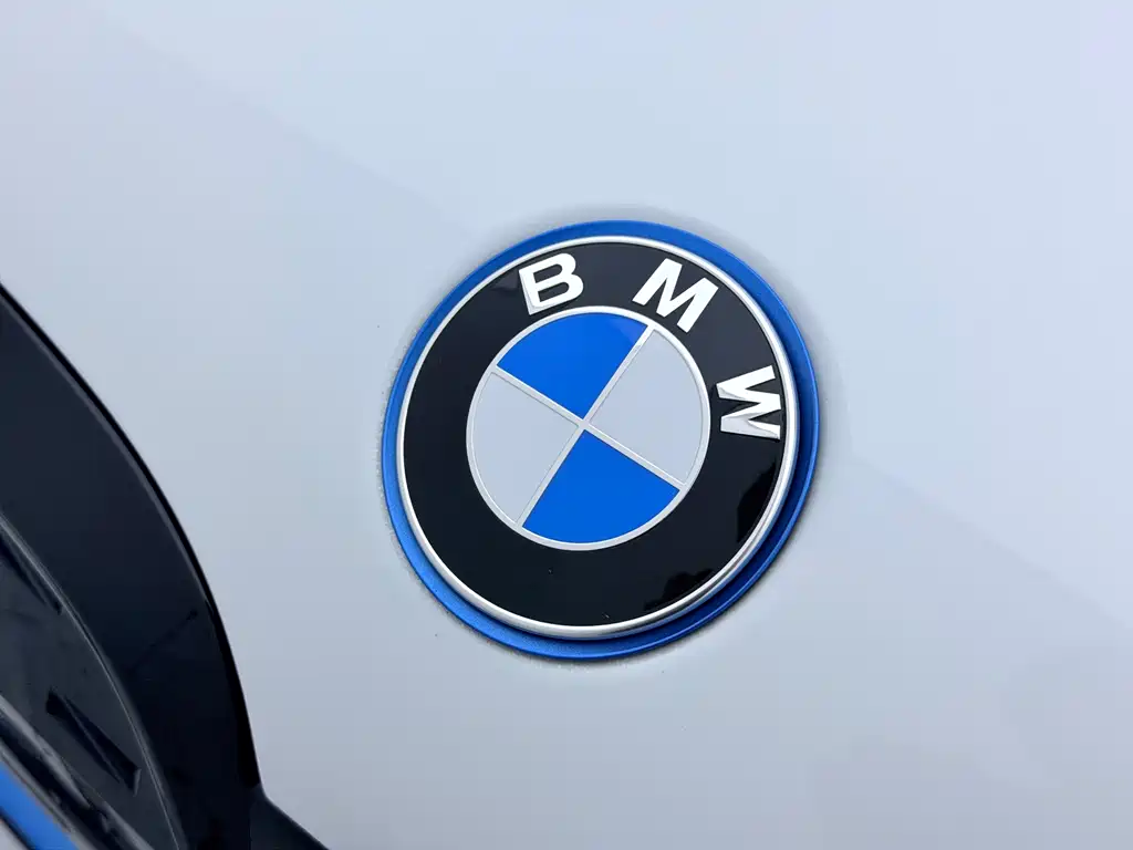 BMW iX3 — миниатюра 22