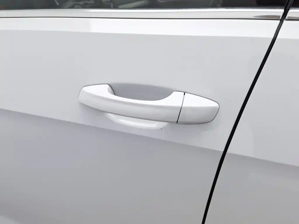 Volkswagen Golf — миниатюра 18