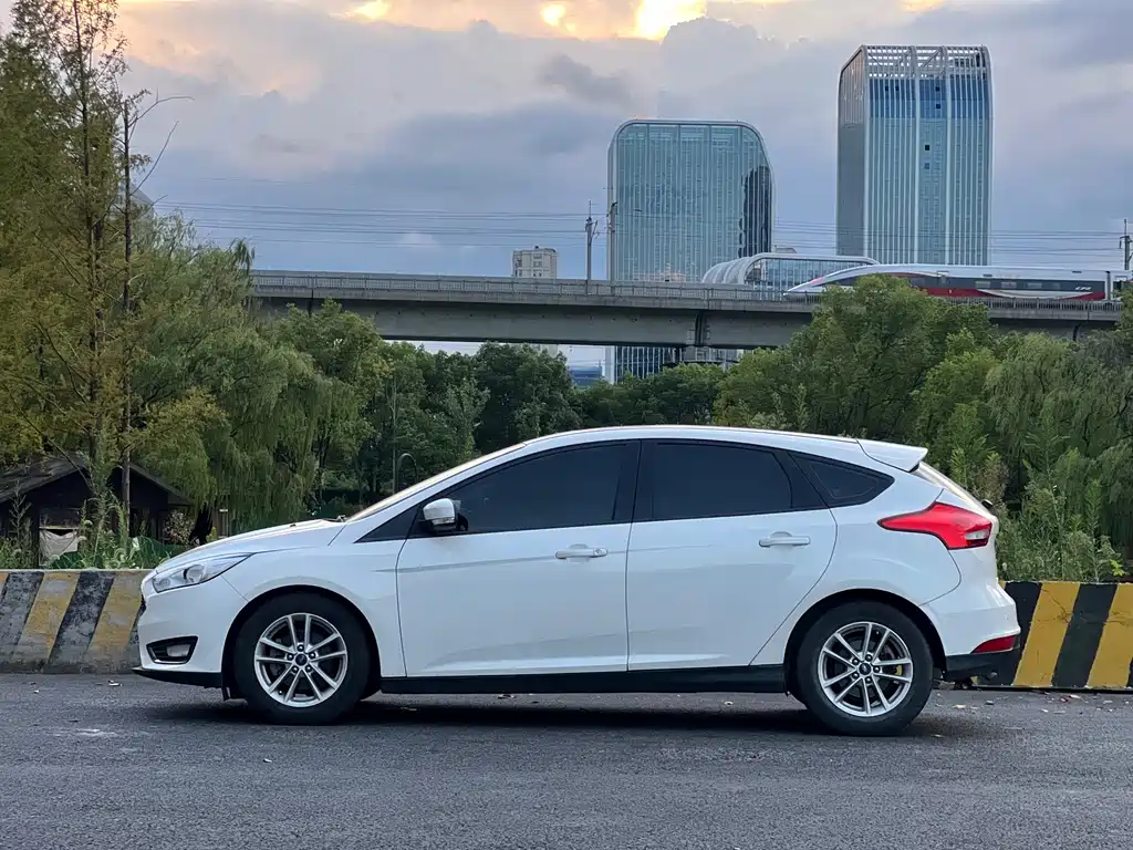 Ford Focus — миниатюра 4
