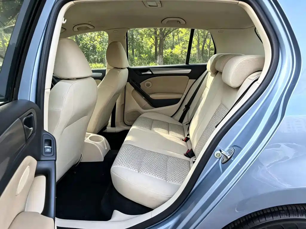 Volkswagen Golf — миниатюра 11
