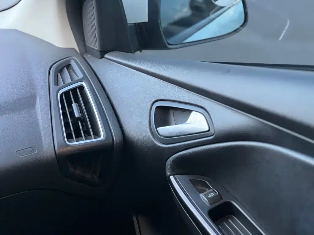 Ford Focus — миниатюра 15