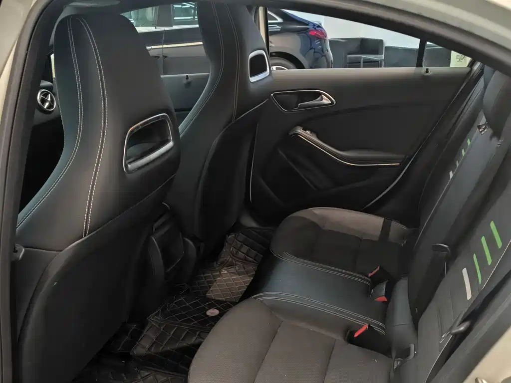 Mercedes-Benz A-Class (Import) — миниатюра 11