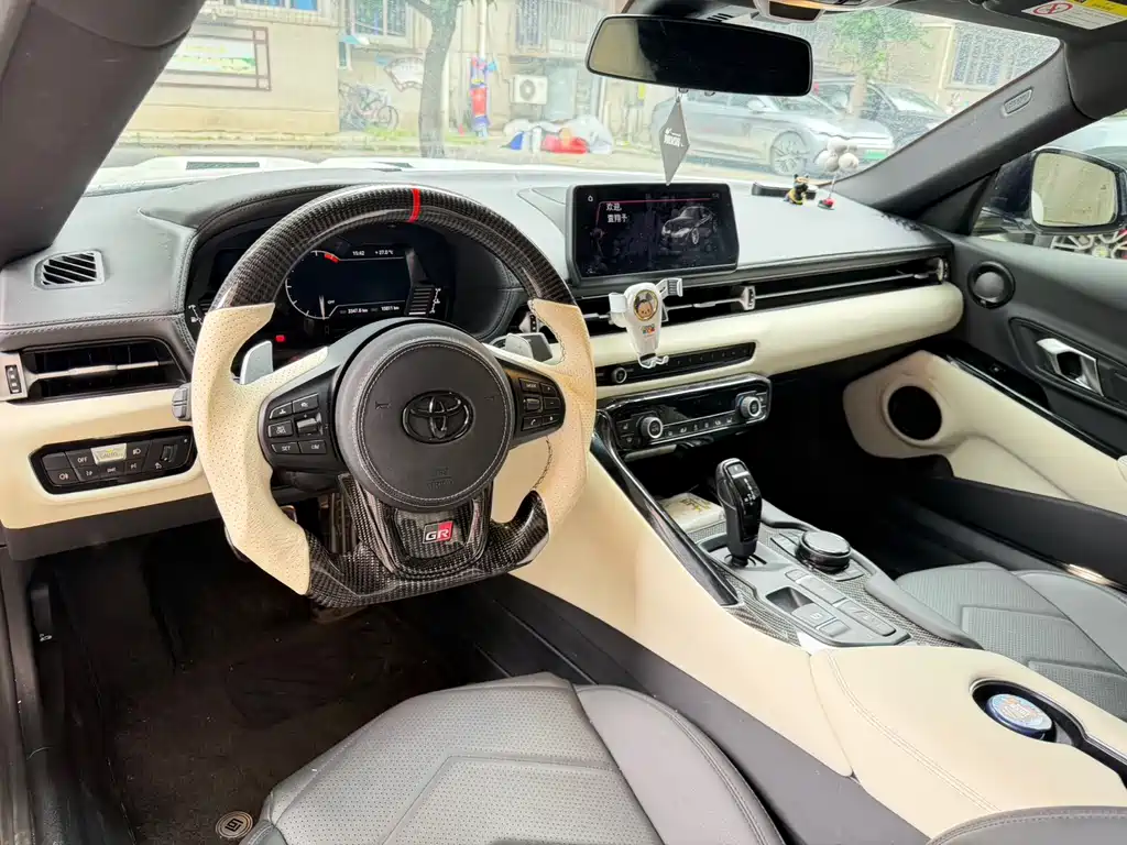 Toyota Supra — миниатюра 5