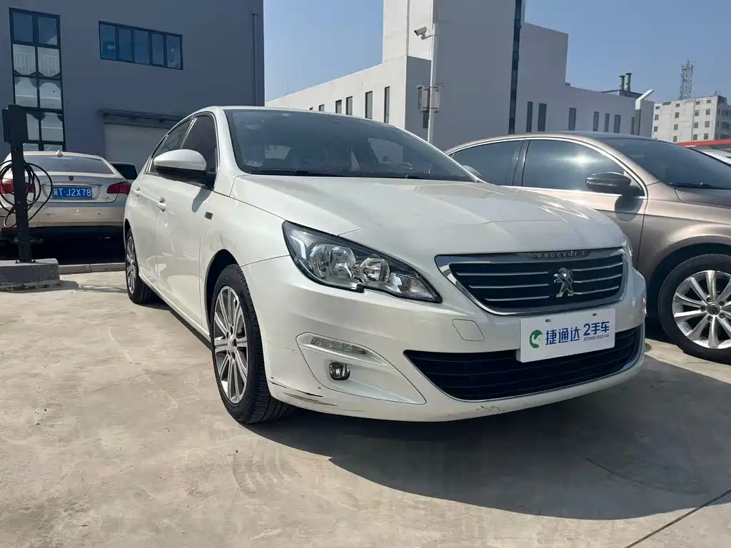 PEUGEOT 408