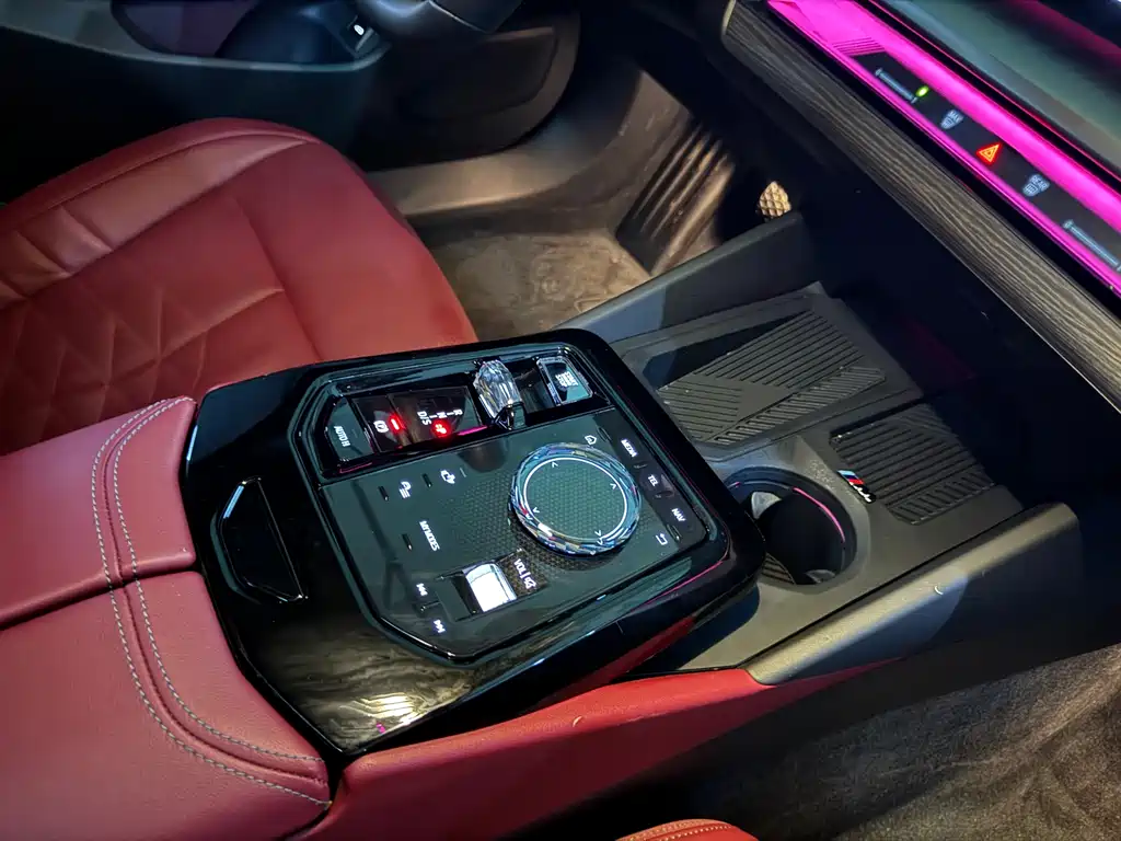 BMW 5 Series — миниатюра 9