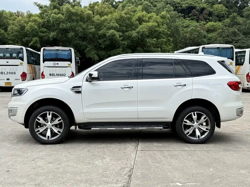 Ford Everest — миниатюра 4
