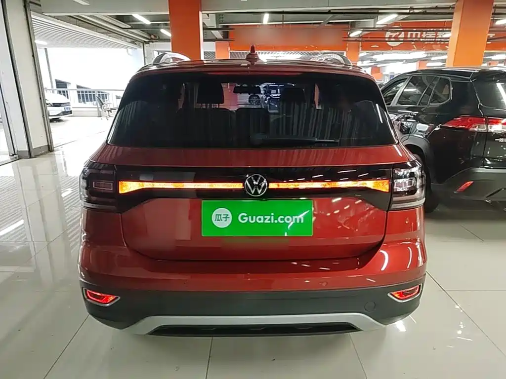Volkswagen Tacqua 2021 1.5L AT Smart Connect