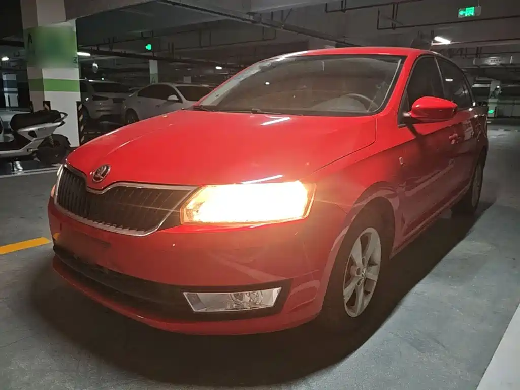 Skoda Rapid Spaceback — миниатюра 2
