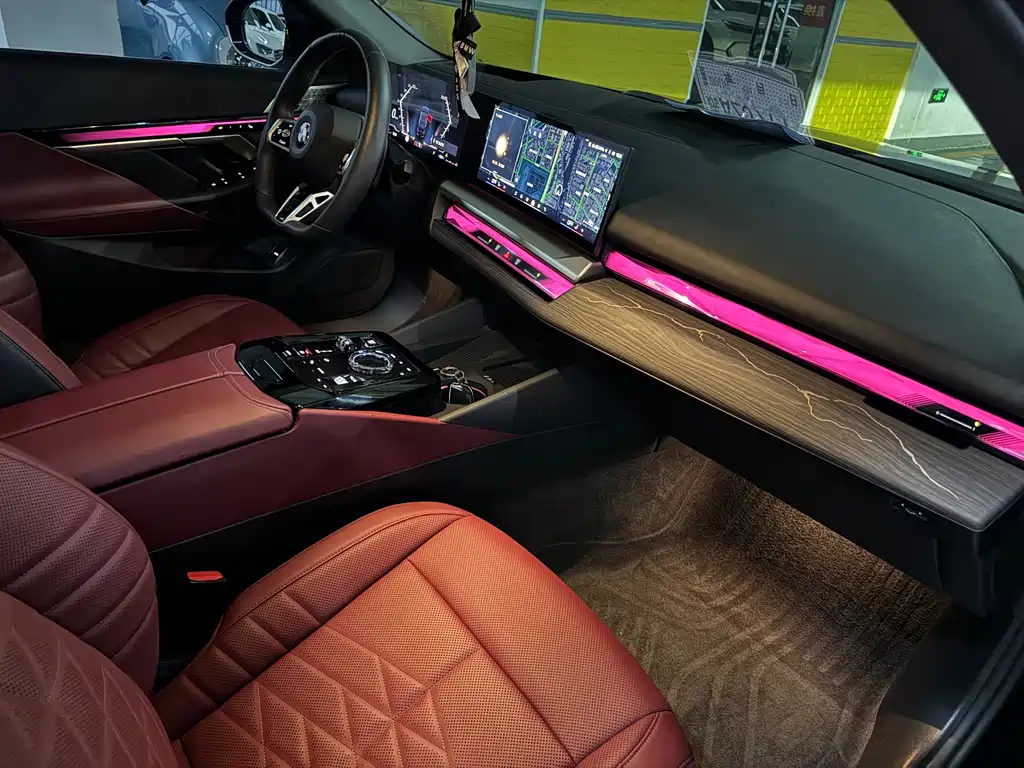 BMW 5 Series — миниатюра 7