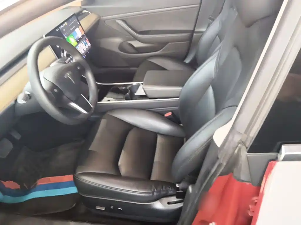 Tesla Model 3 — миниатюра 15