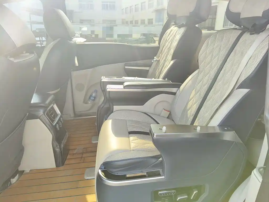 Buick GL8 — миниатюра 13