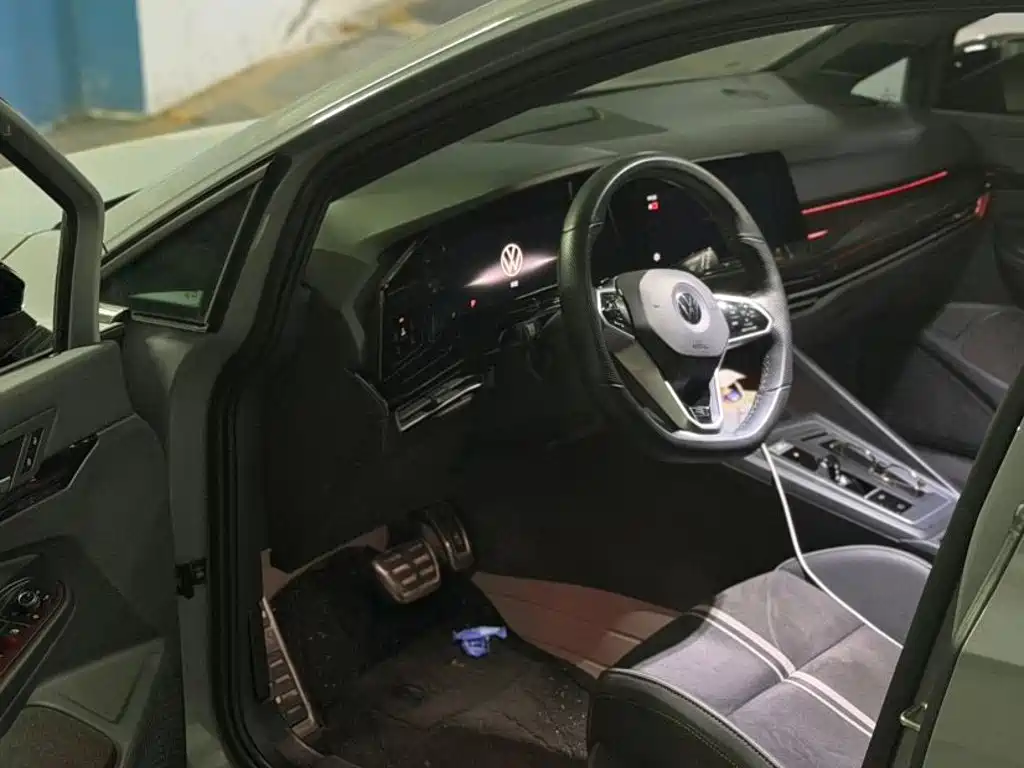 Volkswagen Golf — миниатюра 2