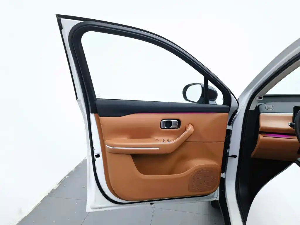 Leapmotor Leapmotor C16 — миниатюра 8