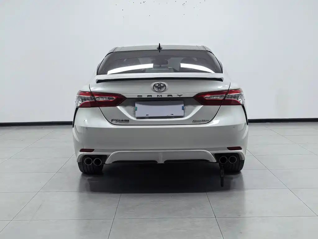 Toyota Camry — миниатюра 5