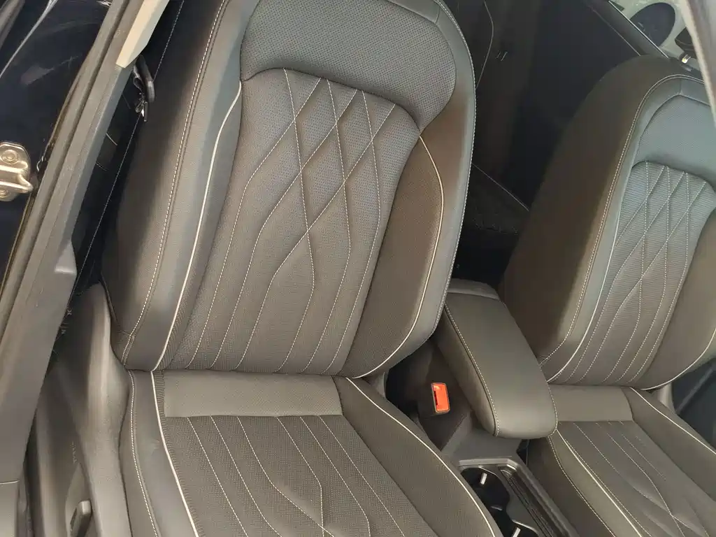 Volkswagen Tiguan L — миниатюра 32