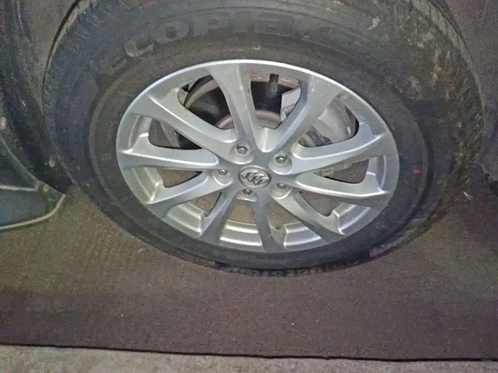 Buick Envision Plus — миниатюра 8