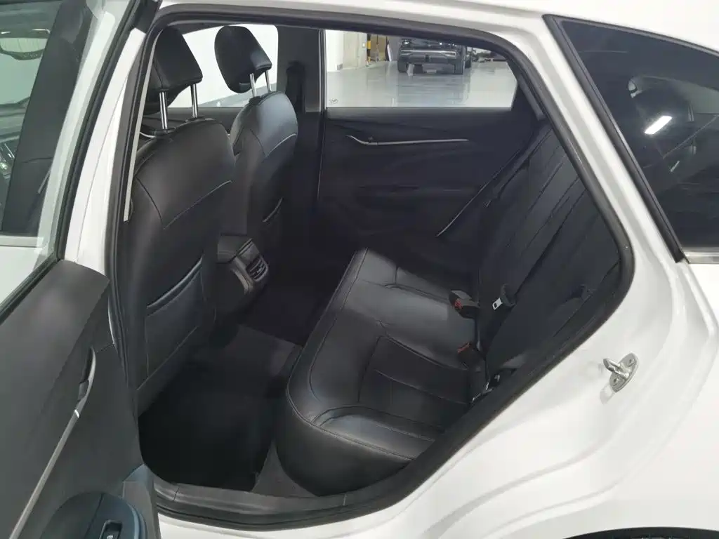 Buick Excelle — миниатюра 15