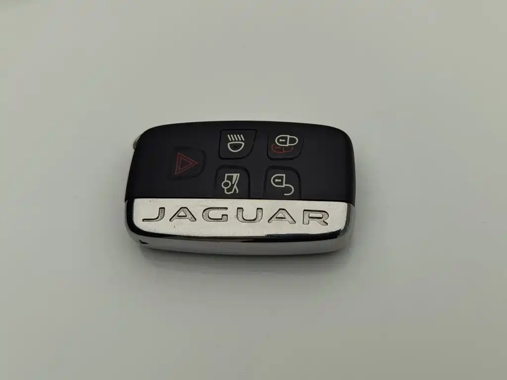 Jaguar XJ — миниатюра 19