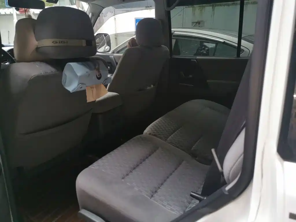 Mitsubishi Pajero — миниатюра 15