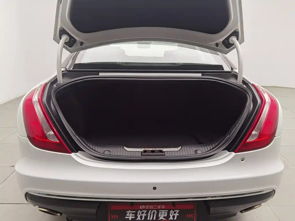 Jaguar XJ — миниатюра 16