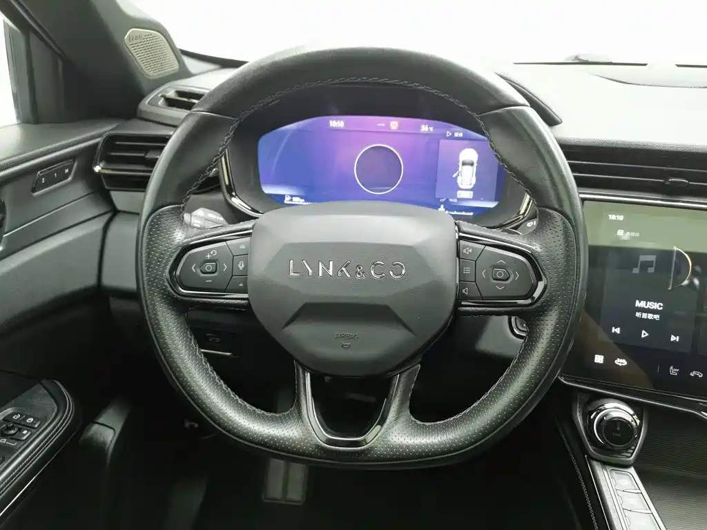Lynk & Co 01 — миниатюра 11