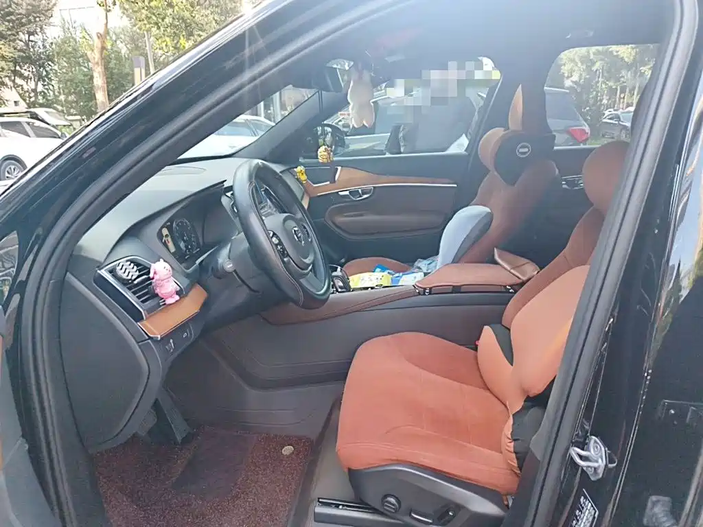 Volvo XC90 — миниатюра 11