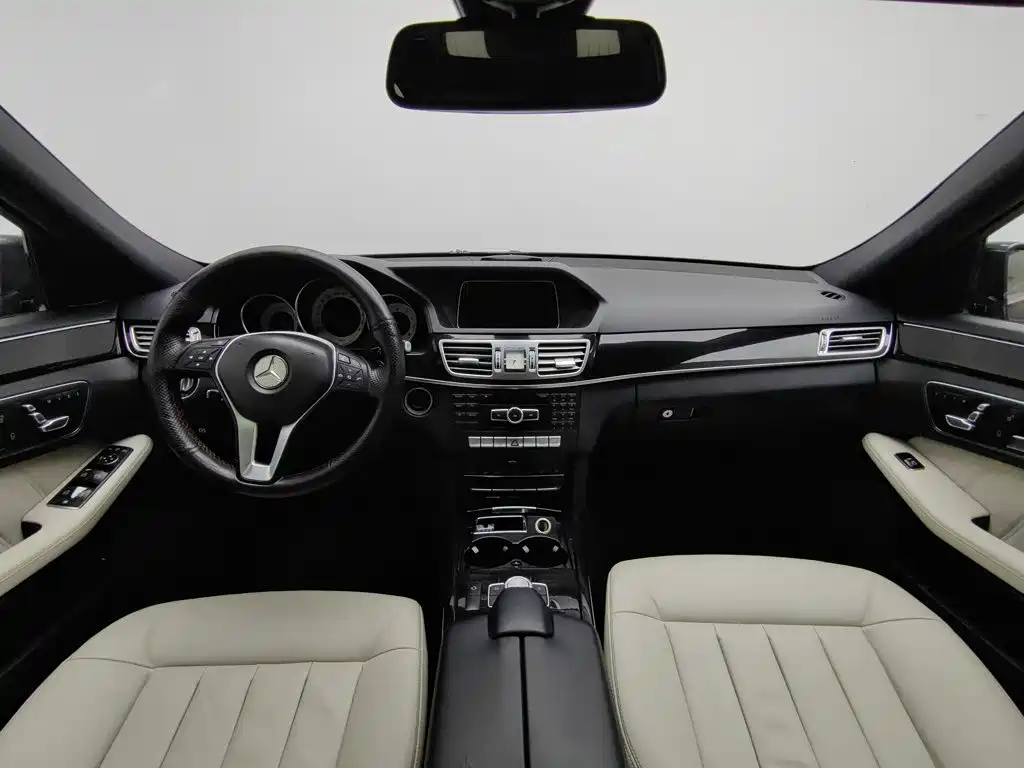 Mercedes-Benz E-Class — миниатюра 5
