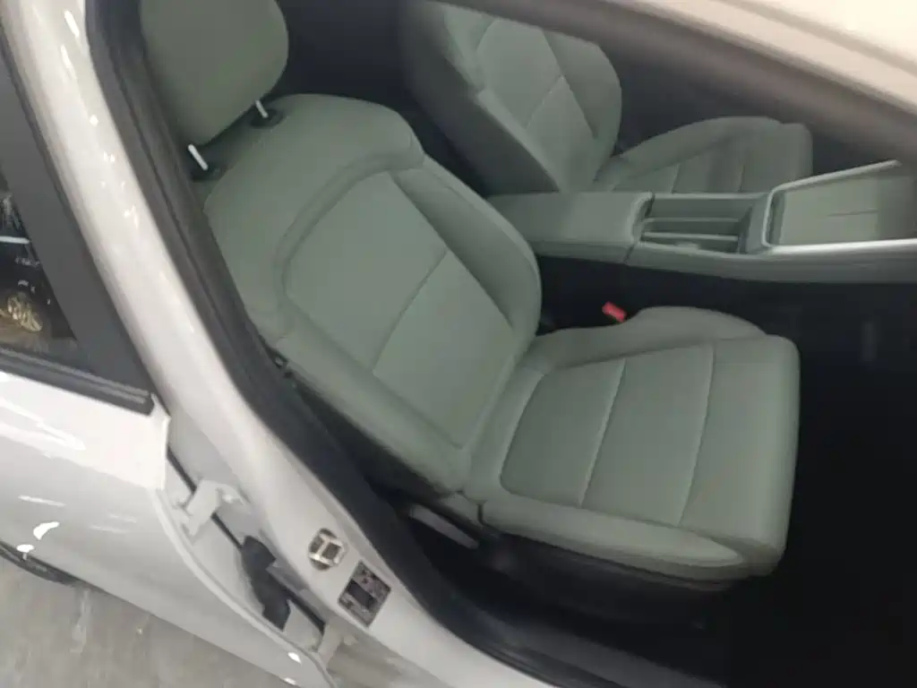 Roewe Young Wai D6 — миниатюра 20