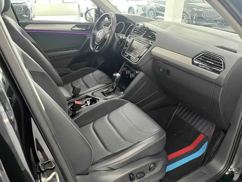 Volkswagen Tiguan L — миниатюра 10