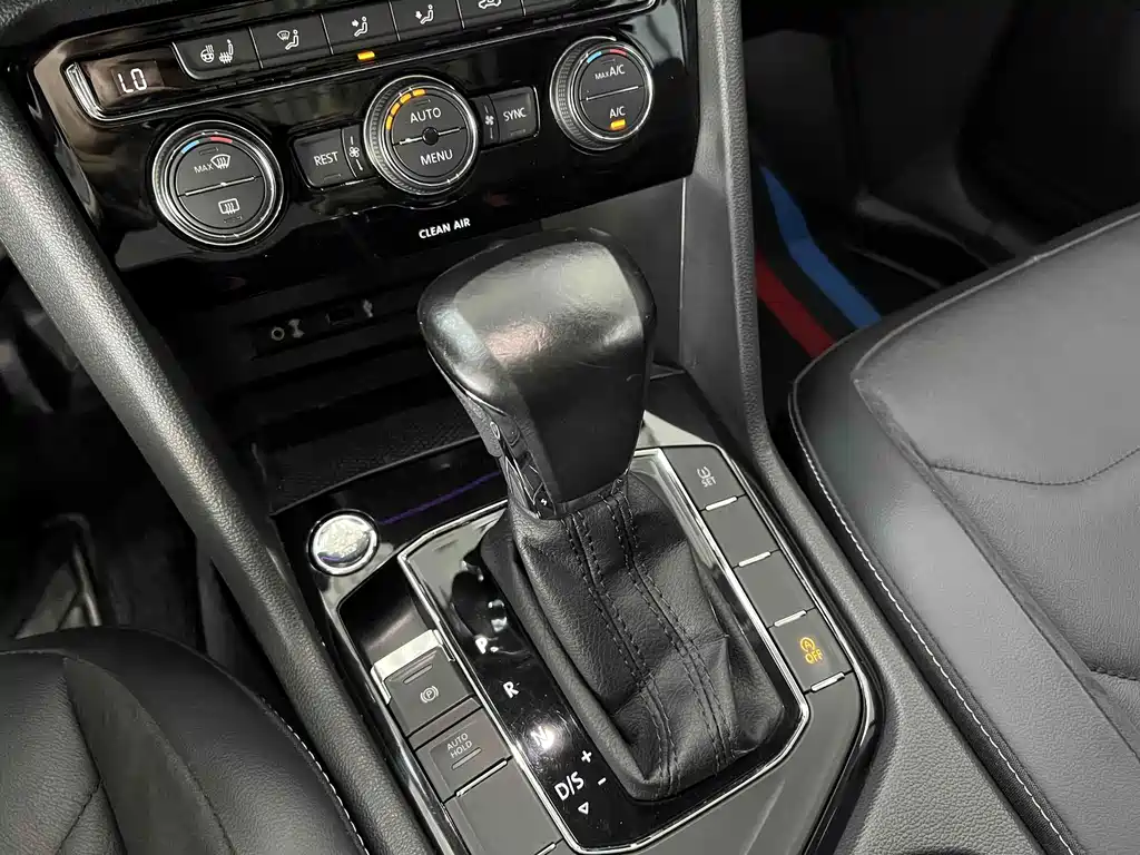 Volkswagen Tiguan L — миниатюра 19