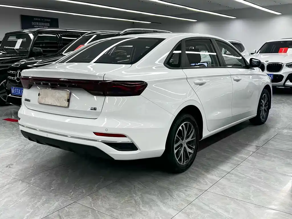 Geely Emgrand — миниатюра 6