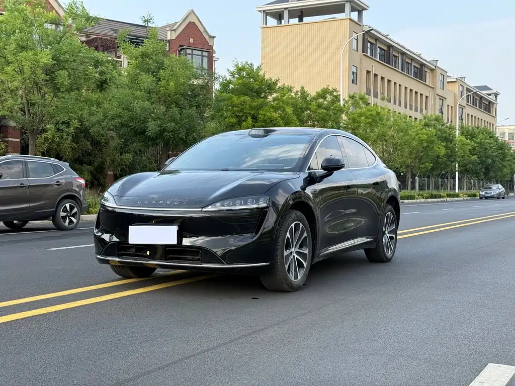 Luxeed Zhijie R7 2024