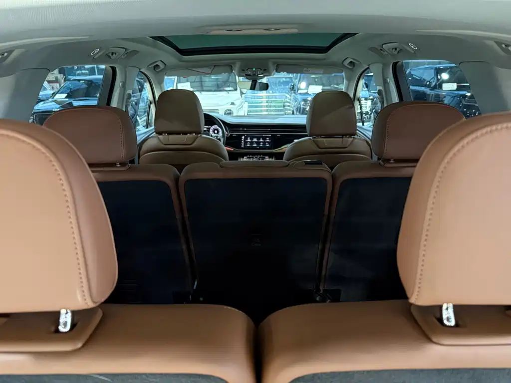 Audi Q7 — миниатюра 13