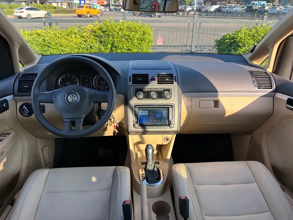 Volkswagen Touran — миниатюра 9