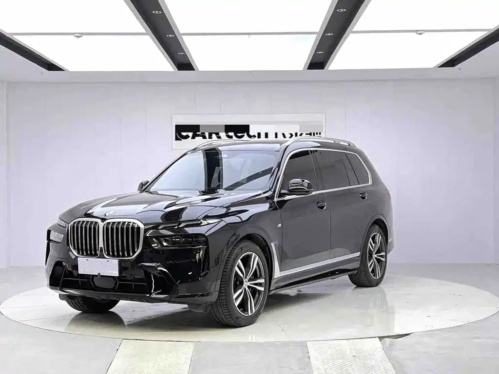 BMW X7 2023 — фото 1