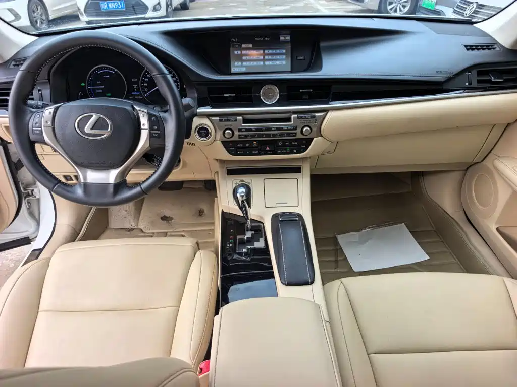Lexus ES — миниатюра 10
