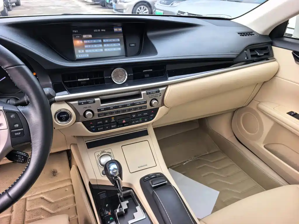 Lexus ES — миниатюра 13