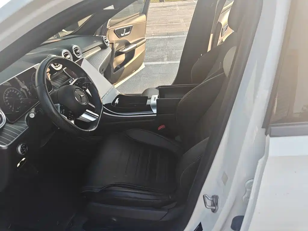 Mercedes-Benz C-Class — миниатюра 8