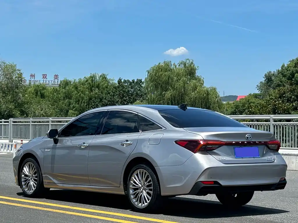 Toyota Avalon 2019 2.5L XLE Luxury V