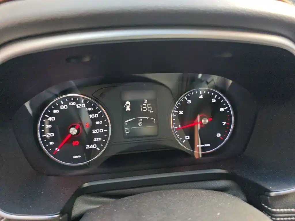 Roewe RX5 — миниатюра 4