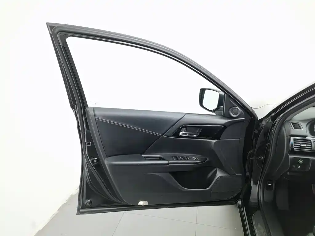Honda Accord — миниатюра 8