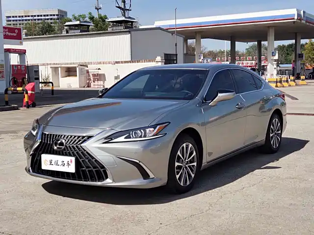LEXUS  ES 2024