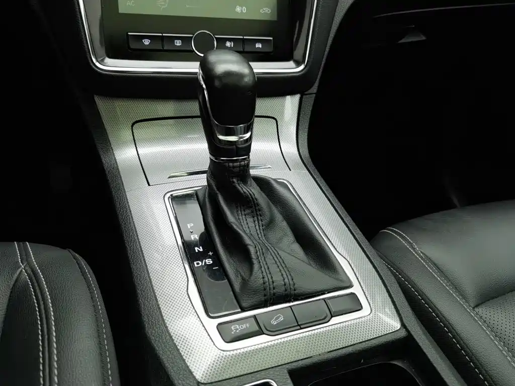 Roewe RX5 — миниатюра 13