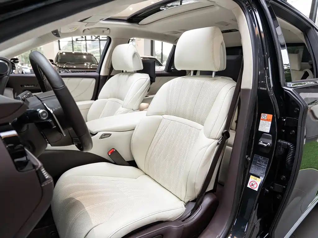 Lexus LS — миниатюра 11