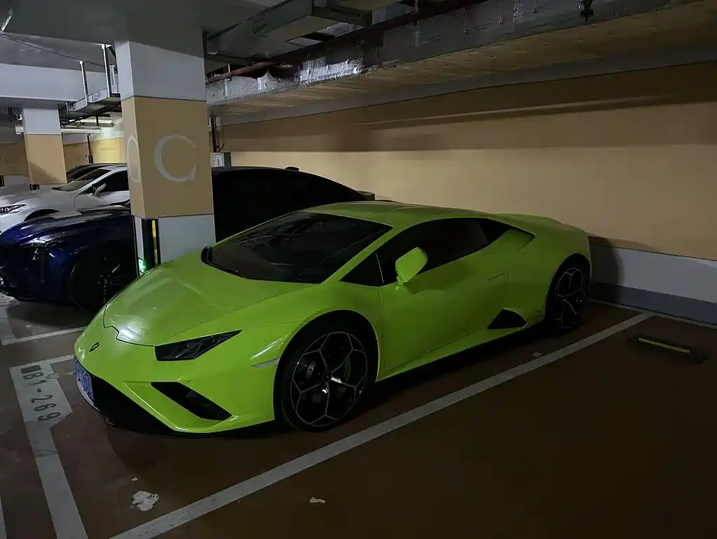 Lamborghini Huracán 2021