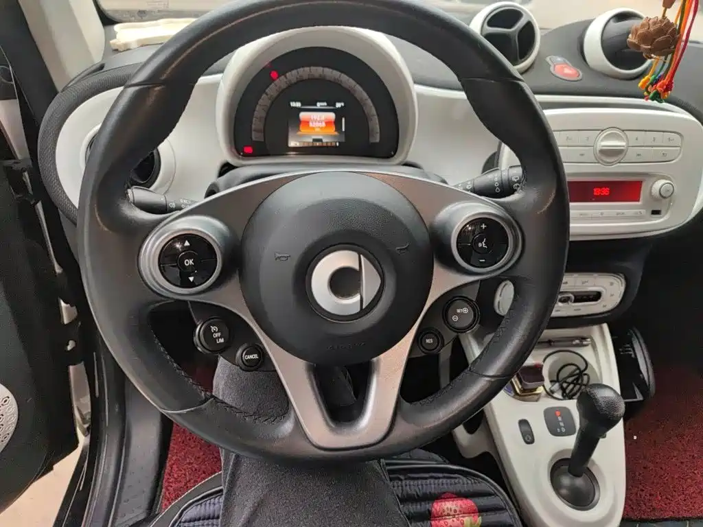 smart Smart Fortwo — миниатюра 12