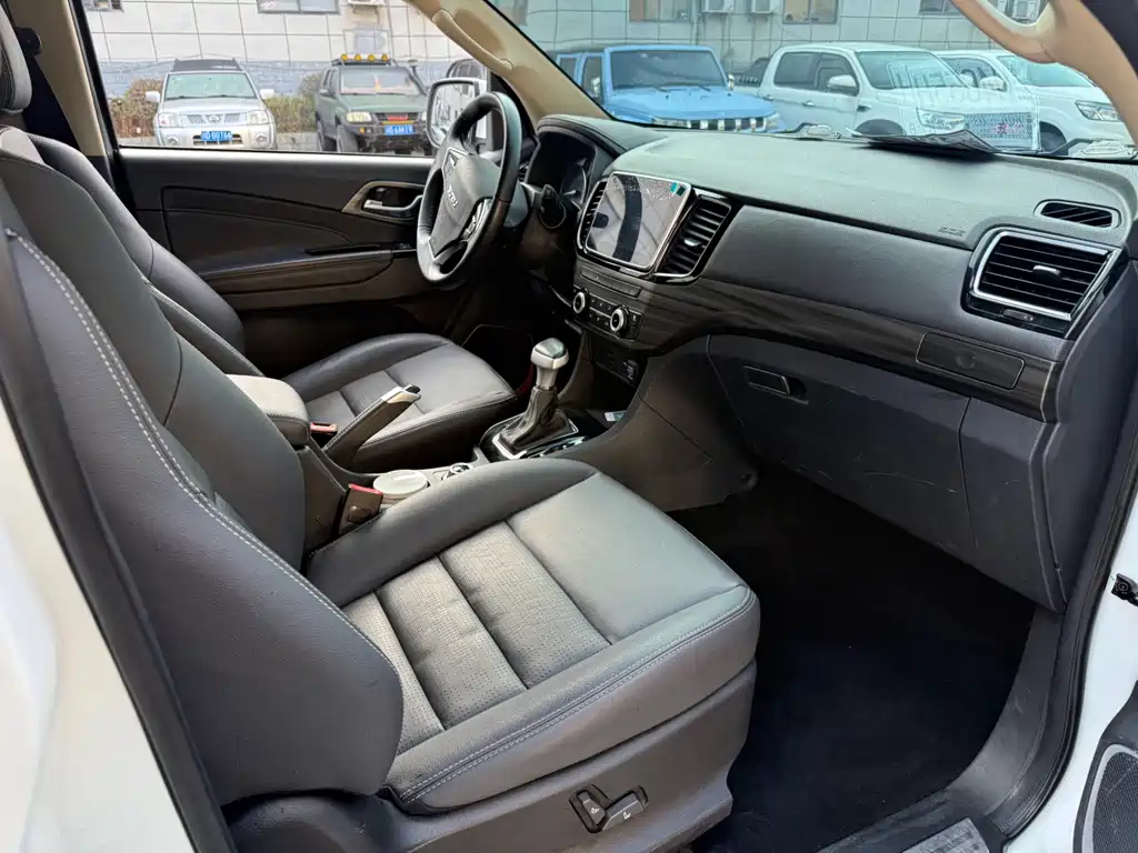 ISUZU MU X SHEPHERD RANGER