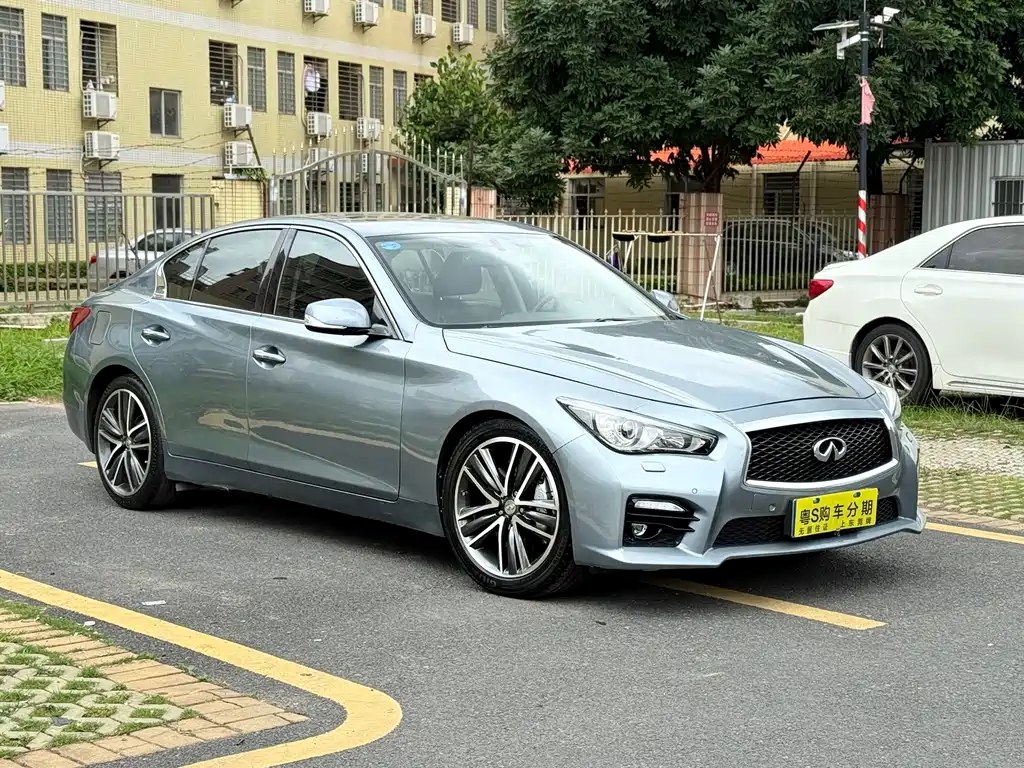 Infiniti Q50 2014 3.7L Luxury Sport
